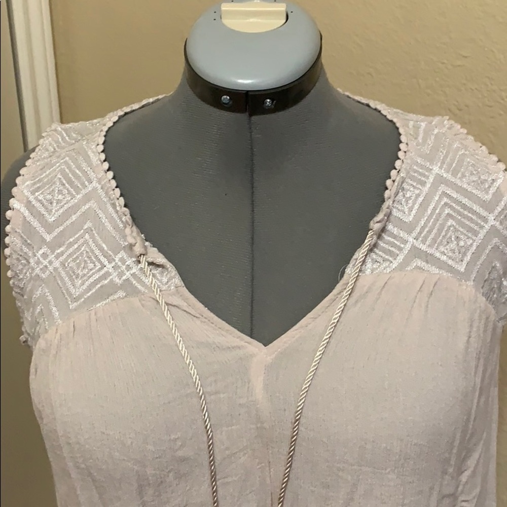 Light Cream Top - Picture 3 of 4